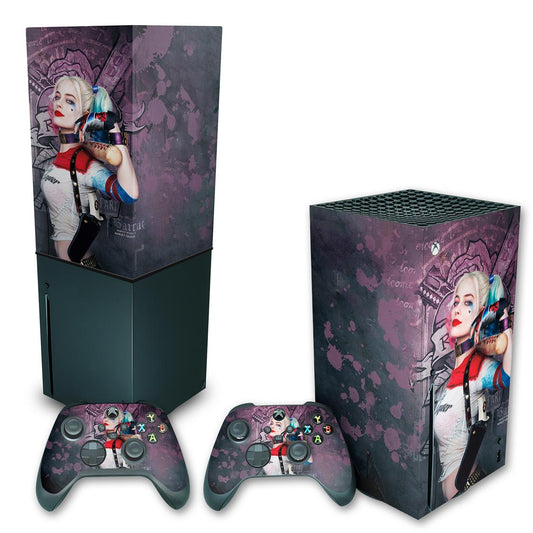 KIT Capa Anti Poeira e Skin Anti-Rage Xbox Series X Vertical - Arlequina Harley Quinn