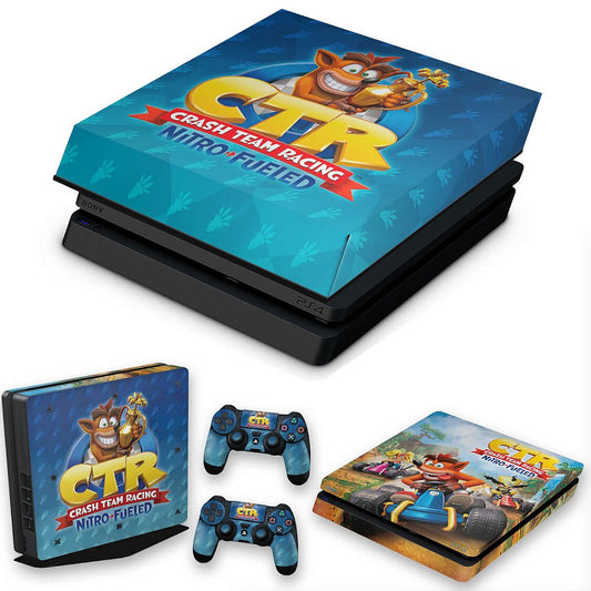 KIT Capa Anti Poeira e Skin Anti-Rage PS4 Slim - Crash Team Racing Ctr