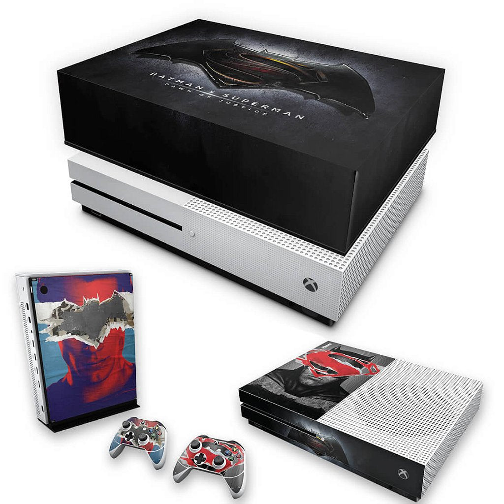 KIT Capa Anti Poeira e Skin Anti-Rage Xbox One S Slim - Batman Vs Superman