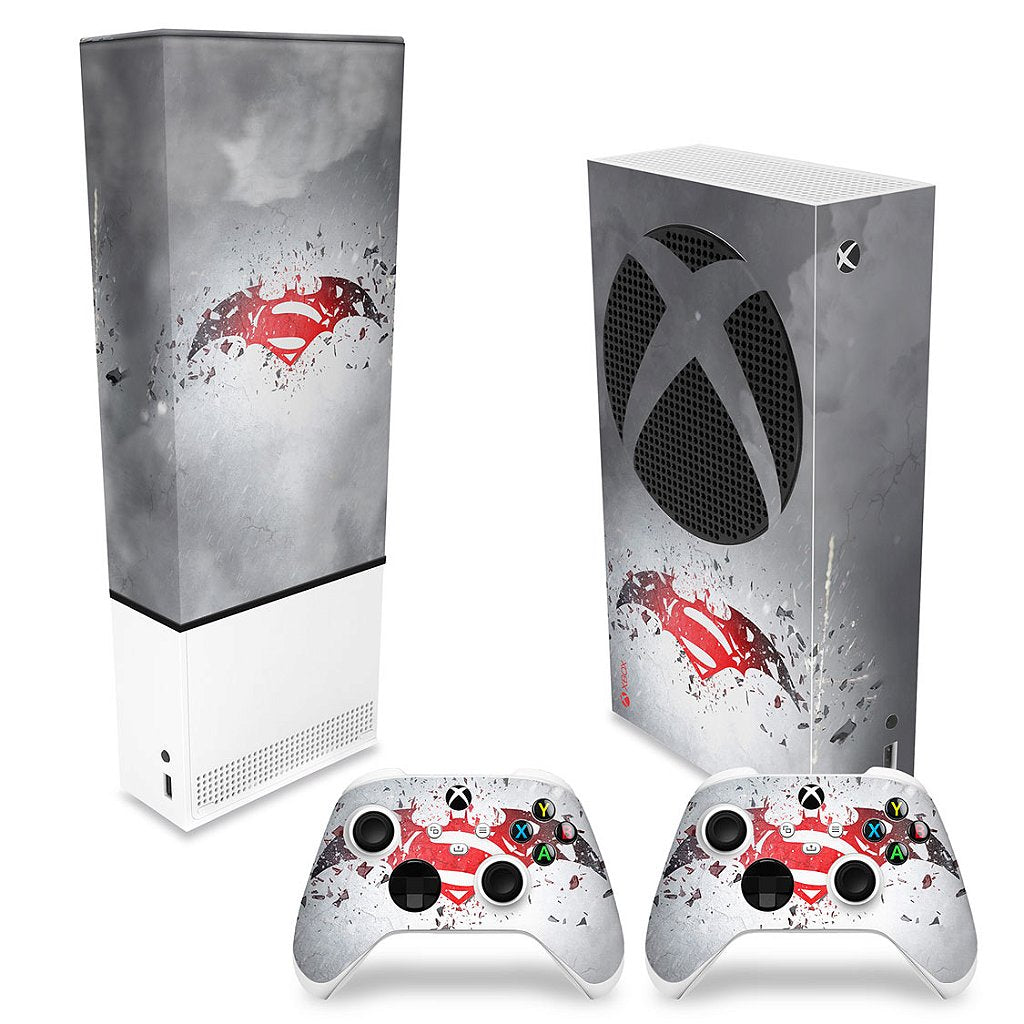 KIT Capa Anti Poeira e Skin Anti-Rage Xbox Series S Vertical - Batman Vs Superman Logo