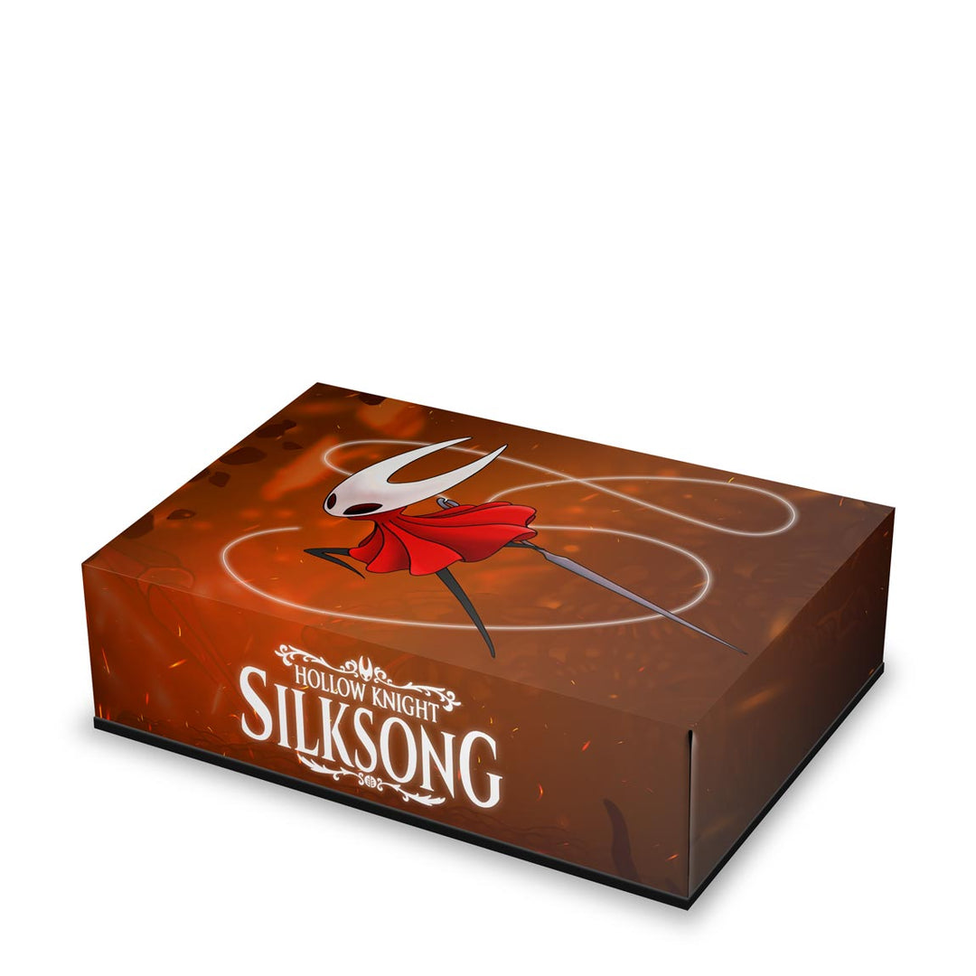 Capa Anti Poeira PS5 Fat Horizontal - Hollow Knight: Silksong - Pop Arte Skins - foto 2