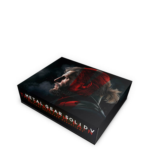 Xbox One Fat Capa Anti Poeira - Metal Gear Solid 5: The Phantom Pain