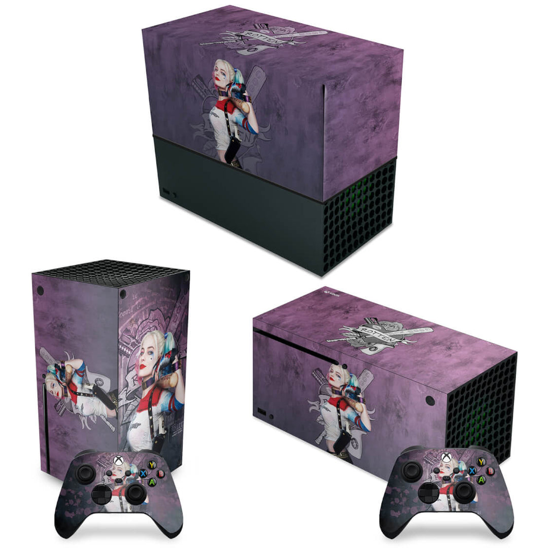 KIT Capa Anti Poeira e Skin Anti-Rage Xbox Series X Horizontal - Arlequina Harley Quinn - Pop Arte Skins