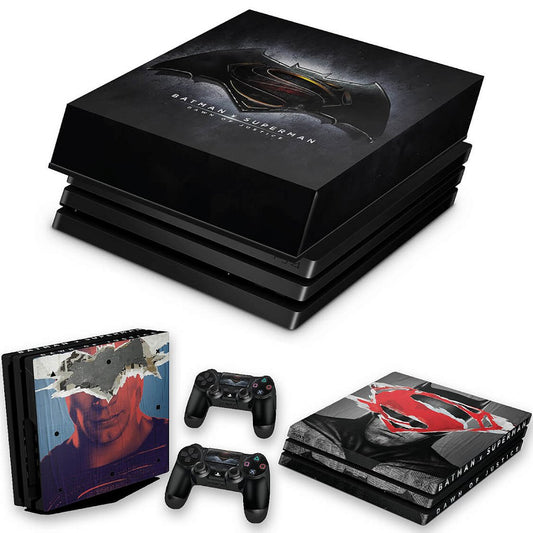 KIT Capa Anti Poeira e Skin Anti-Rage PS4 Pro - Batman Vs Superman