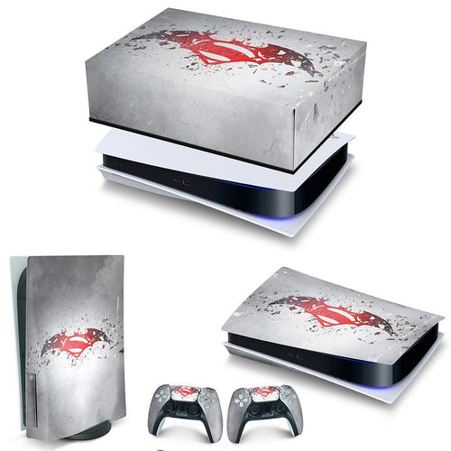 KIT Capa Anti Poeira e Skin Anti-Rage PS5 Fat Horizontal - Batman Vs Superman Logo