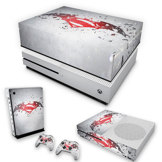KIT Xbox One S Slim Skin Anti-Rage e Capa Anti Poeira - Batman vs Superman Logo