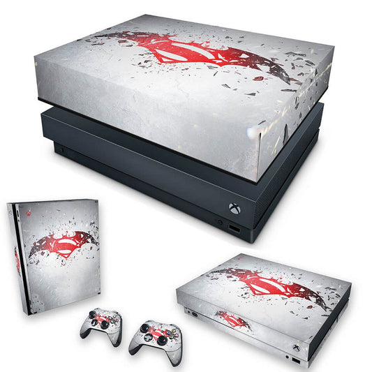 KIT Capa Anti Poeira e Skin Anti-Rage Xbox One X - Batman vs Superman Logo
