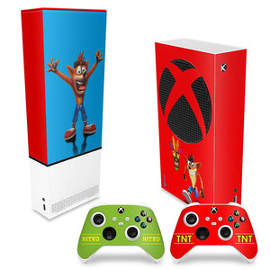 KIT Capa Anti Poeira e Skin Anti-Rage Xbox Series S Vertical - Crash Bandicoot