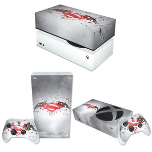 KIT Capa Anti Poeira e Skin Anti-Rage Xbox Series S Horizontal - Batman Vs Superman Logo
